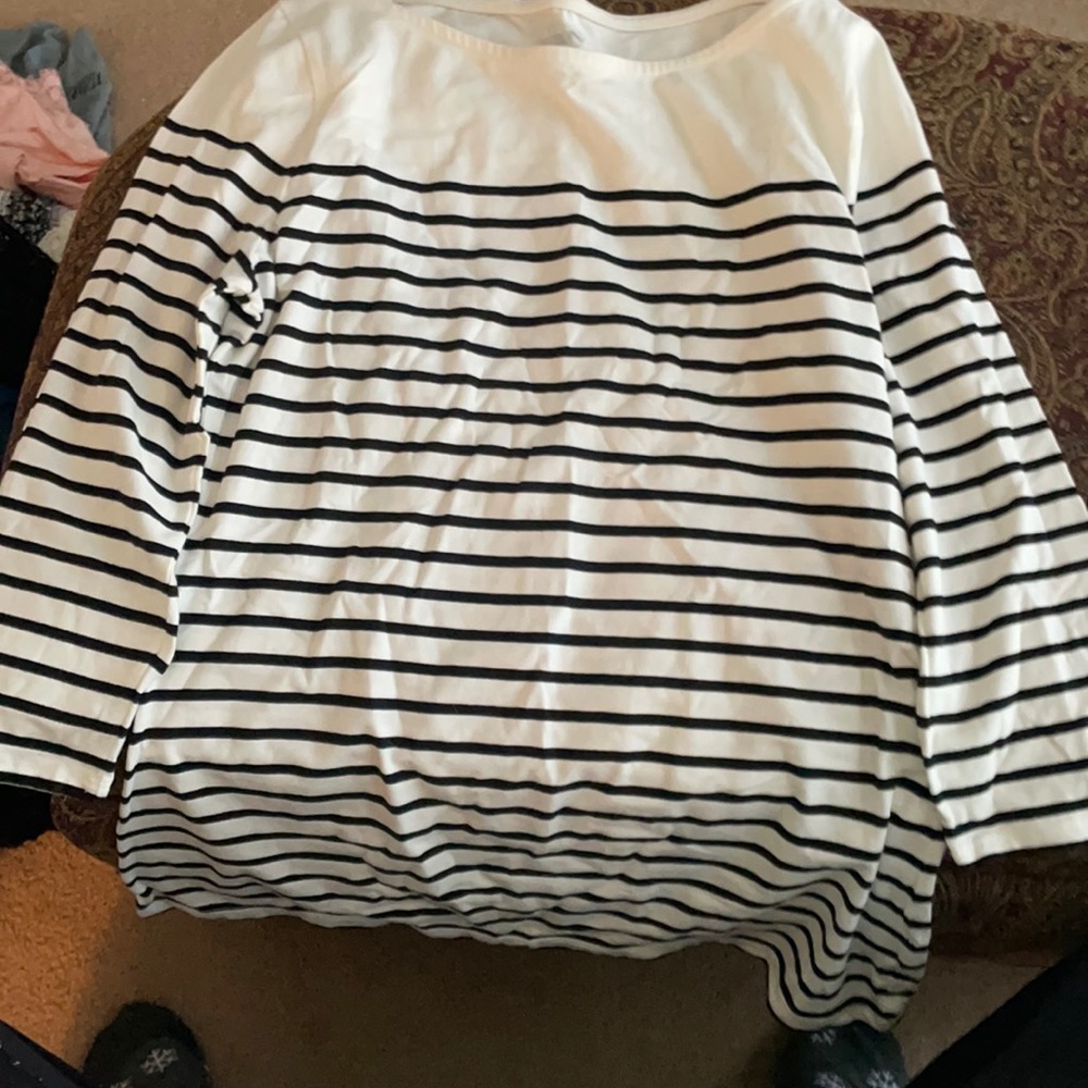 Black and white Merona tee